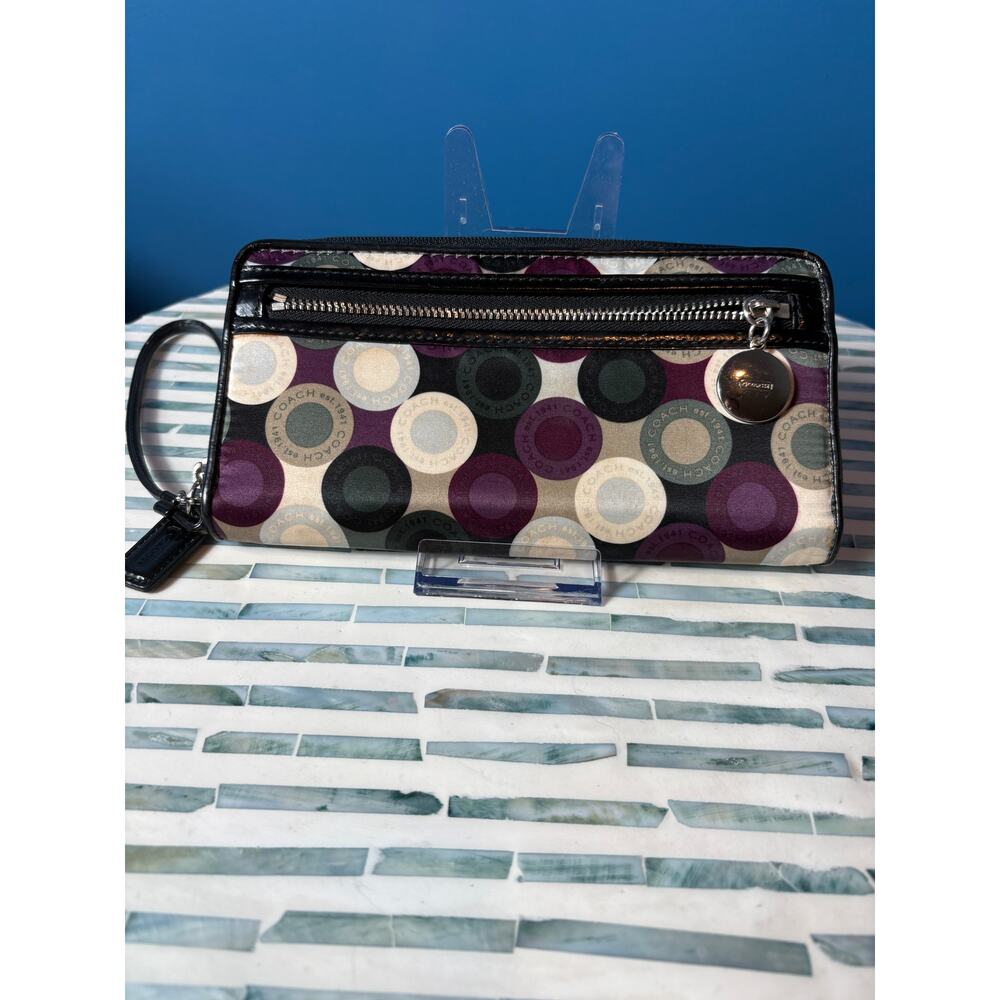 Coach Madison Signature Circles Large Zip-Around Wristlet - Picture 2 of 5